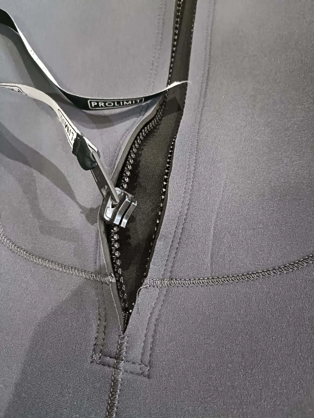 Réparation fermeture éclair backzip combinaison - Après