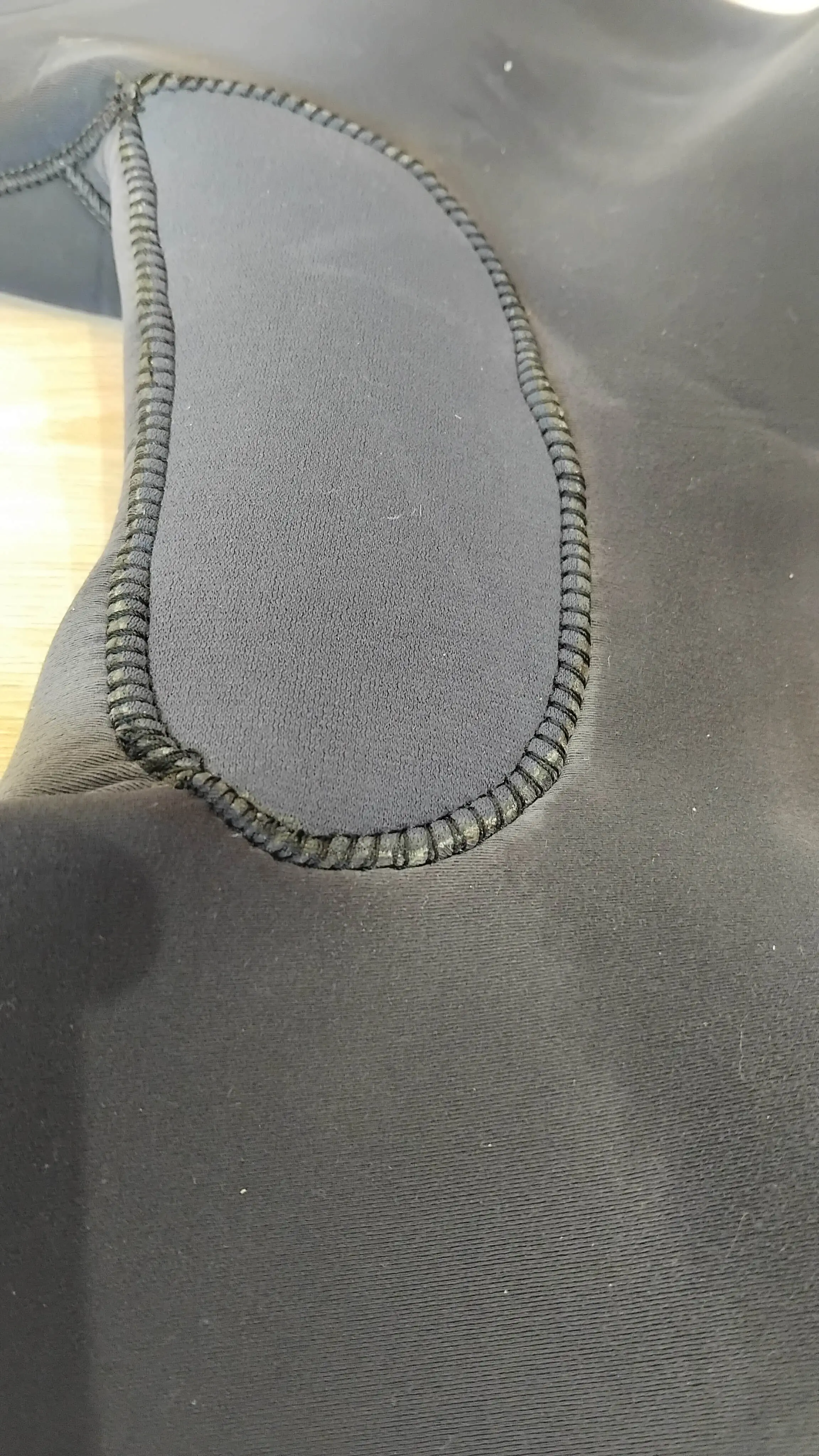 Réparation néoprène dessous de bras - Après