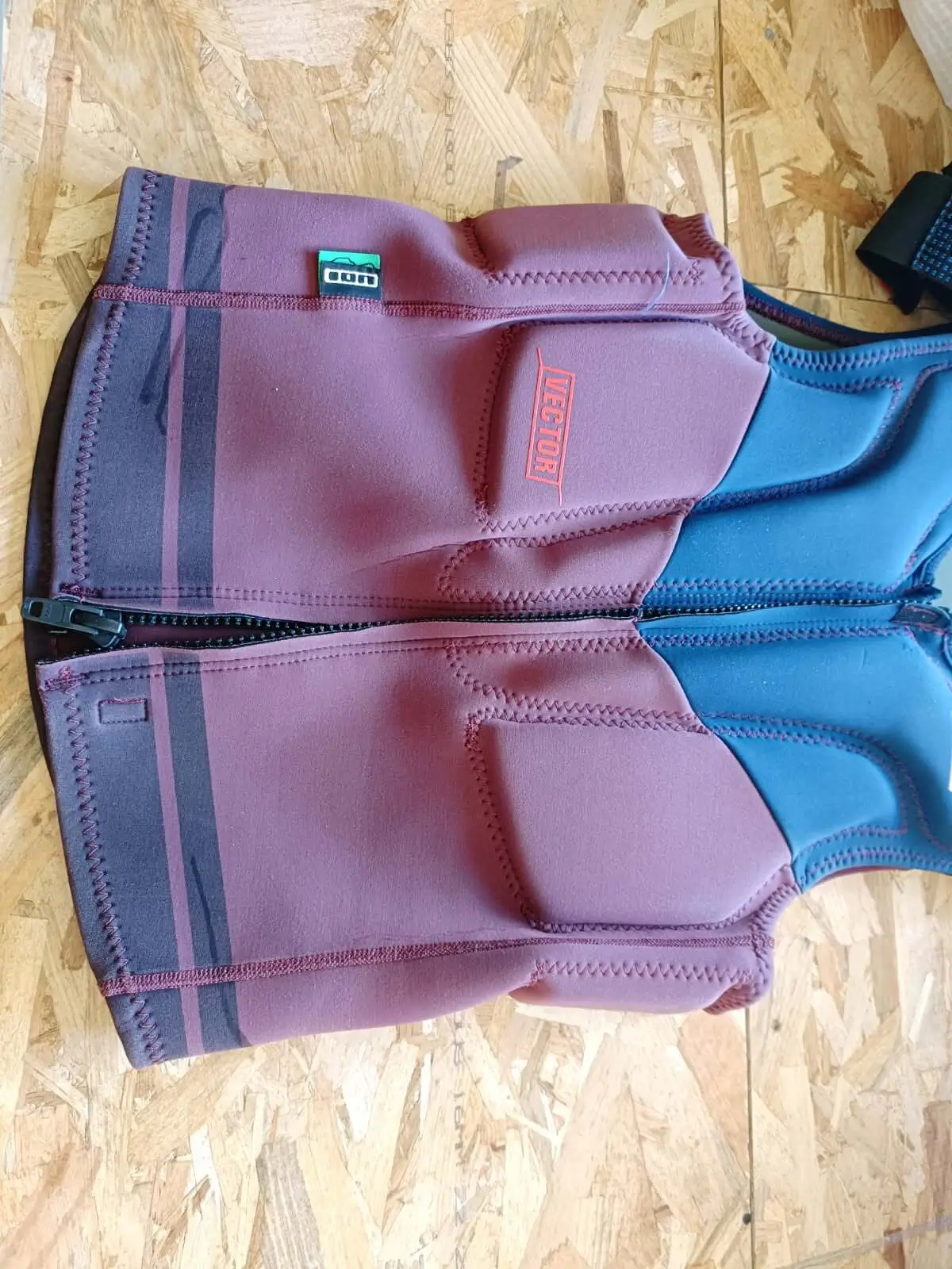 Ajout de mousse ventre sur veste d'impact - Avant