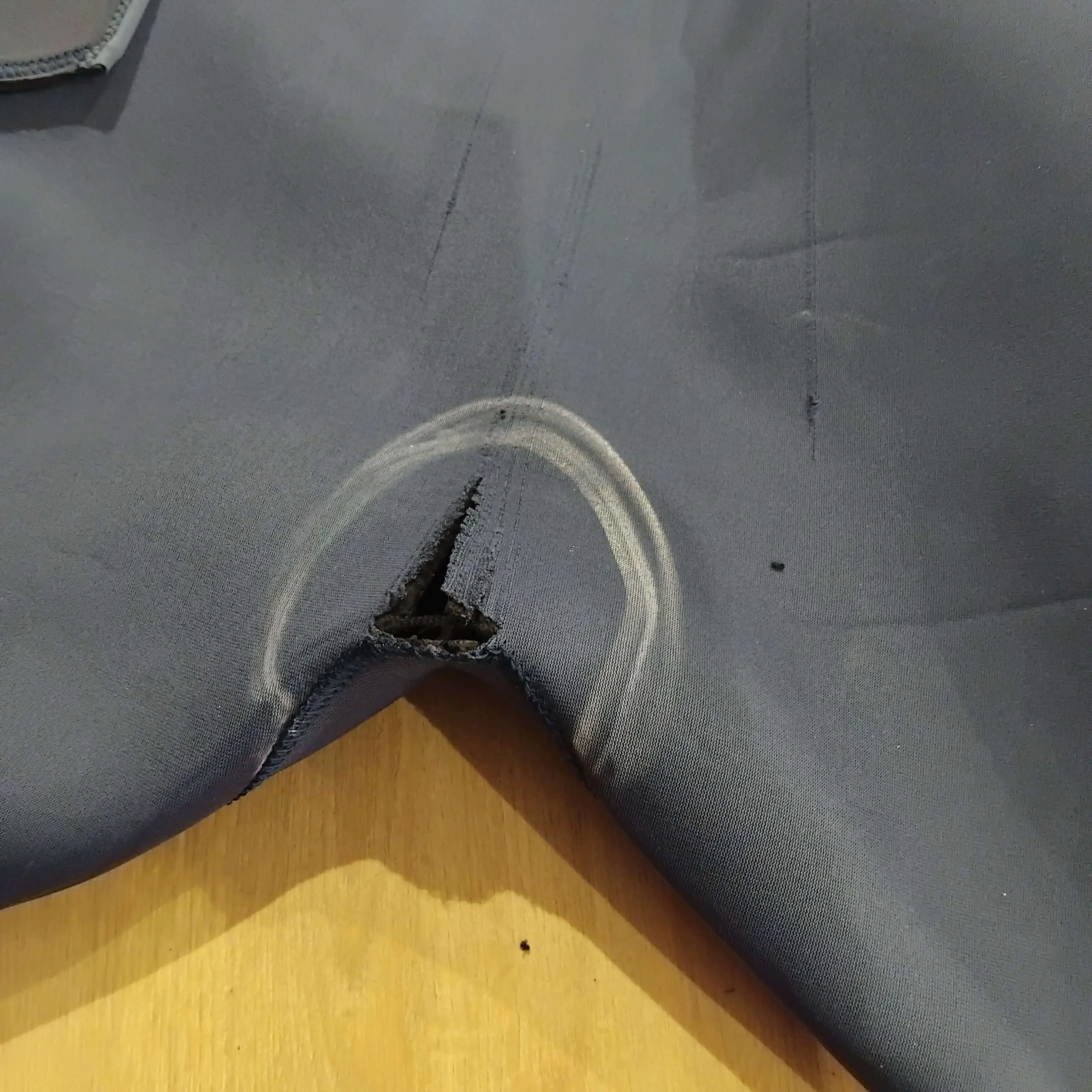 Réparation entre jambe - Avant